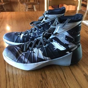 Hyperdunk basketball shoes